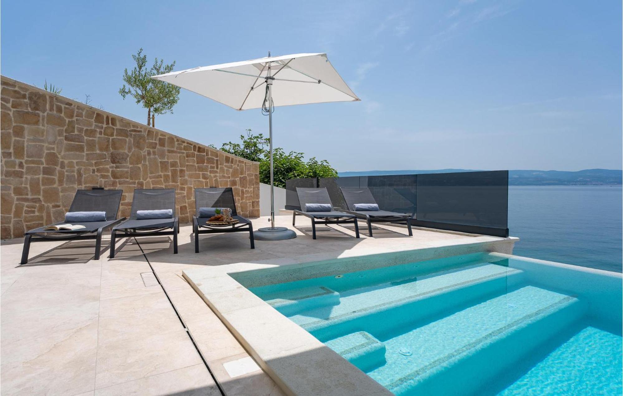 Beautiful Home In Omis With Kitchen Bagian luar foto