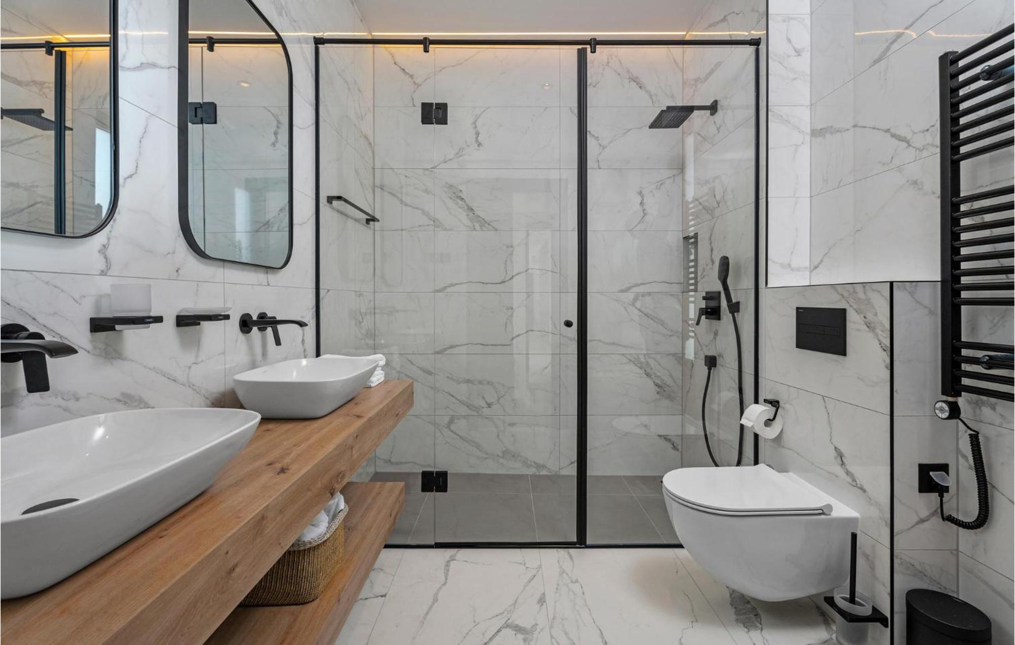 Beautiful Home In Omis With Kitchen Bagian luar foto