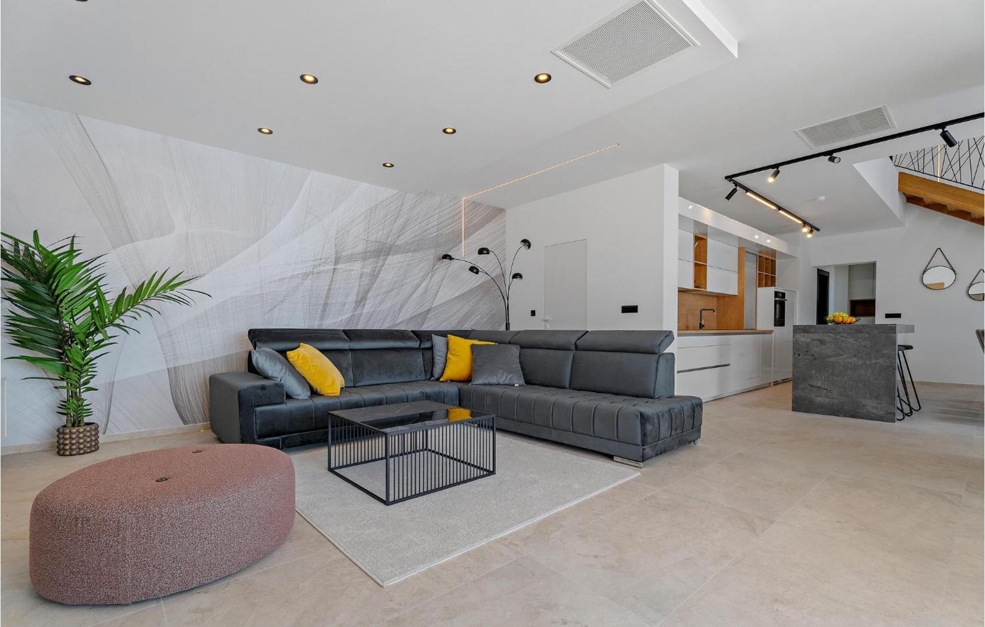 Beautiful Home In Omis With Kitchen Bagian luar foto