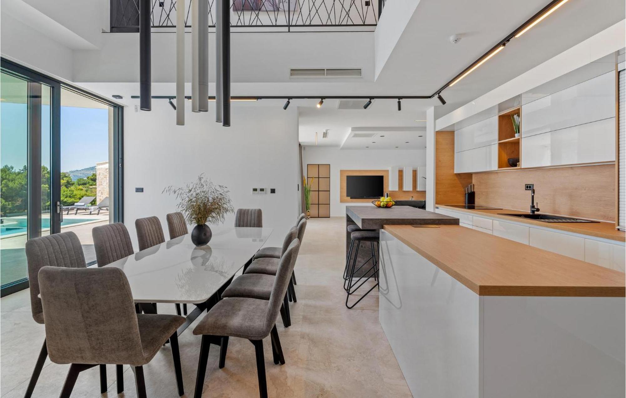 Beautiful Home In Omis With Kitchen Bagian luar foto