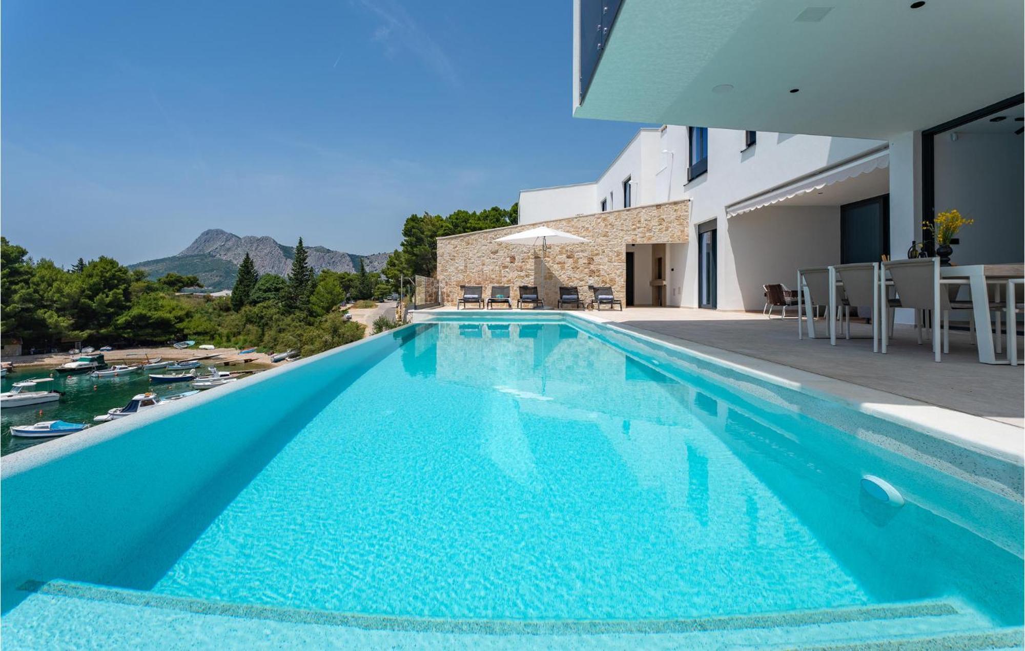 Beautiful Home In Omis With Kitchen Bagian luar foto