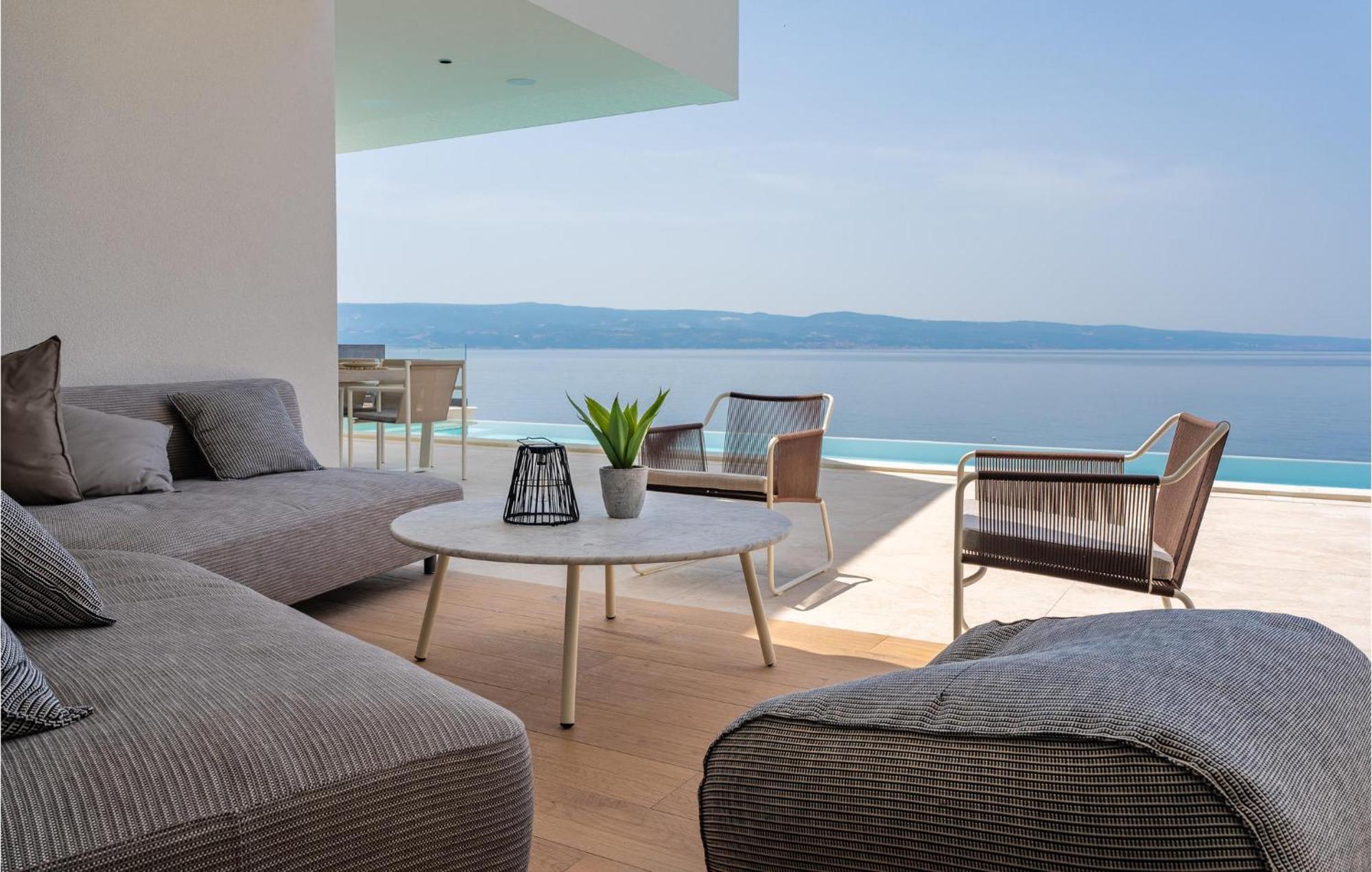 Beautiful Home In Omis With Kitchen Bagian luar foto