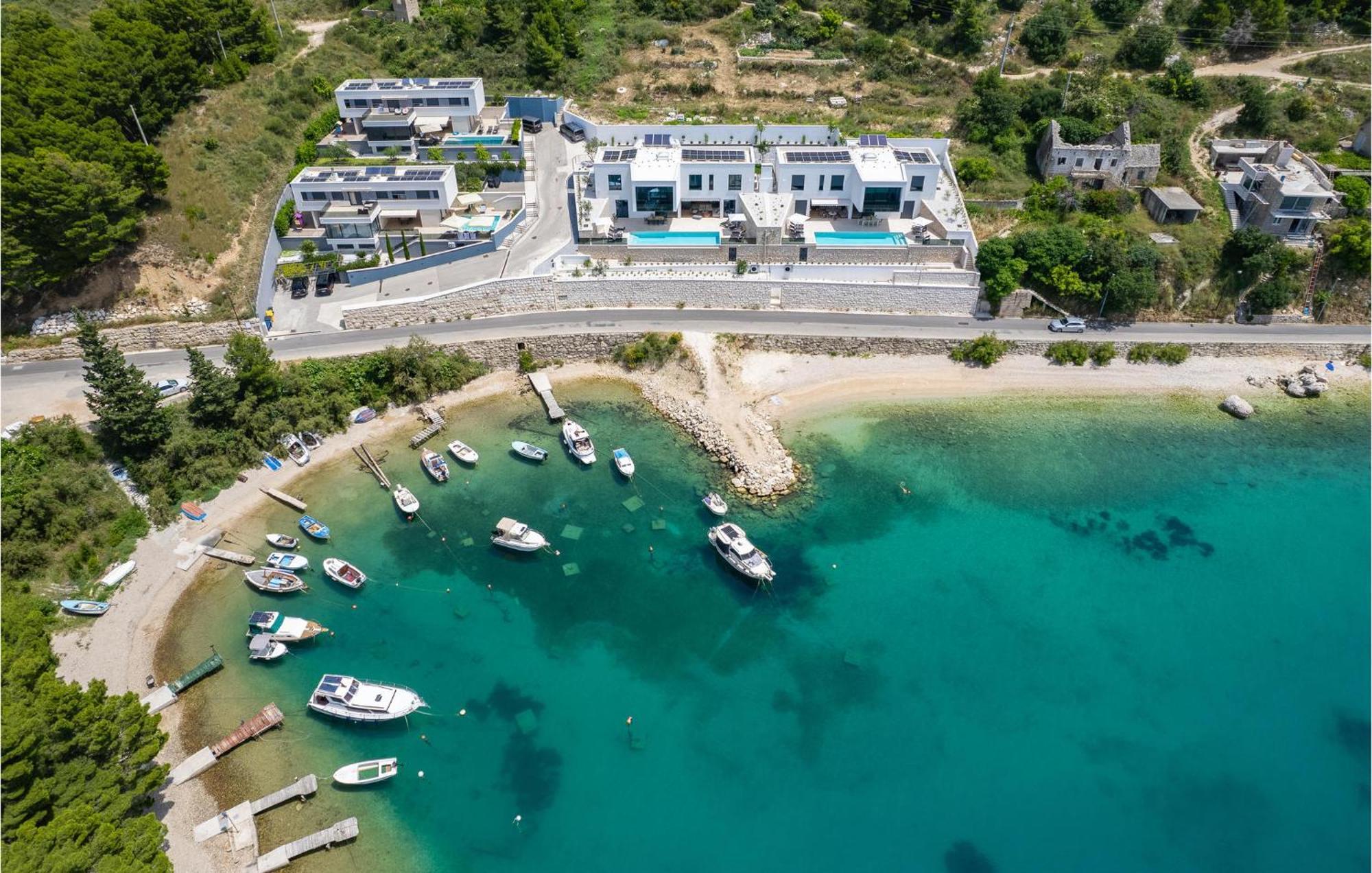 Beautiful Home In Omis With Kitchen Bagian luar foto