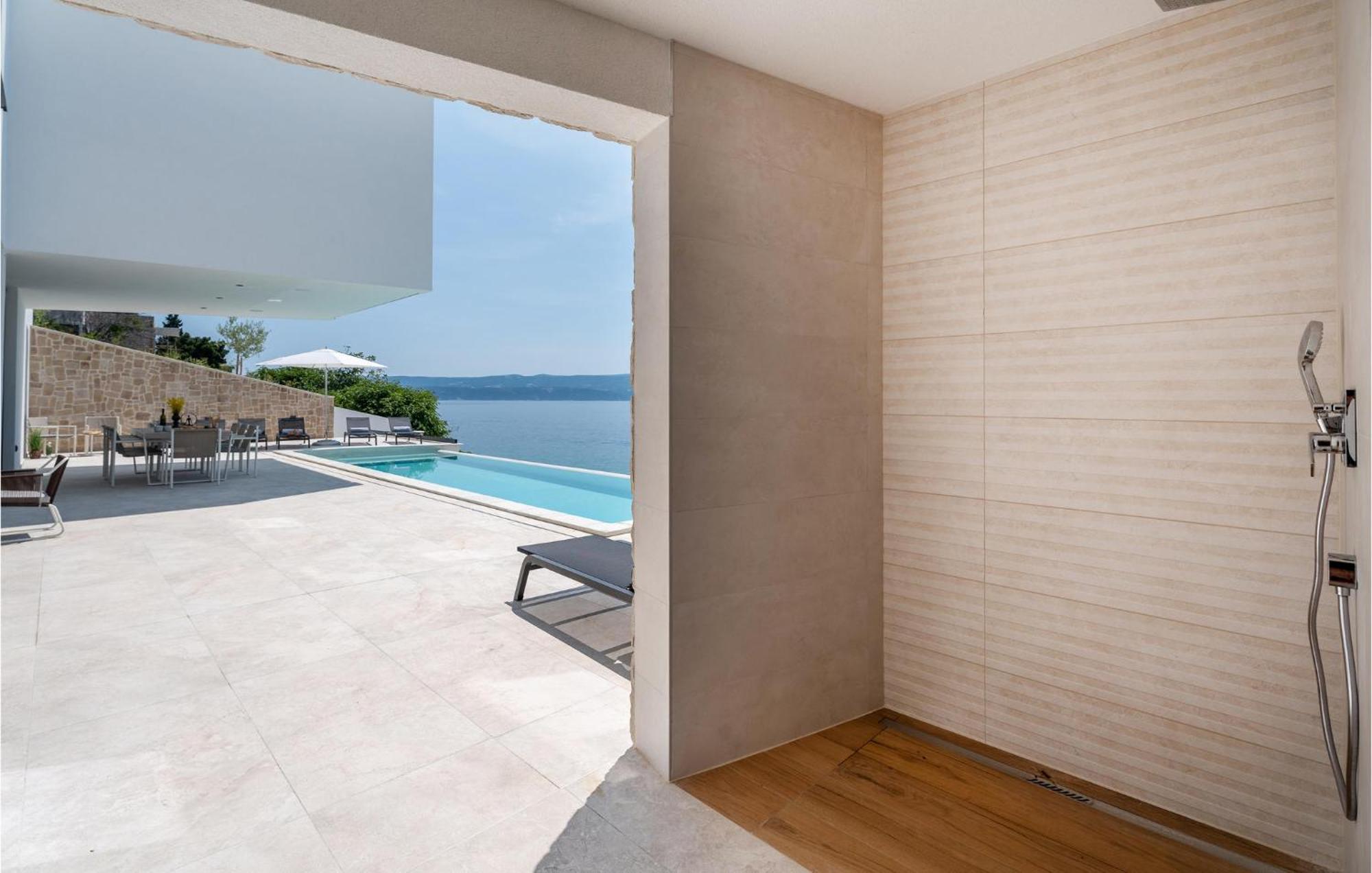 Beautiful Home In Omis With Kitchen Bagian luar foto