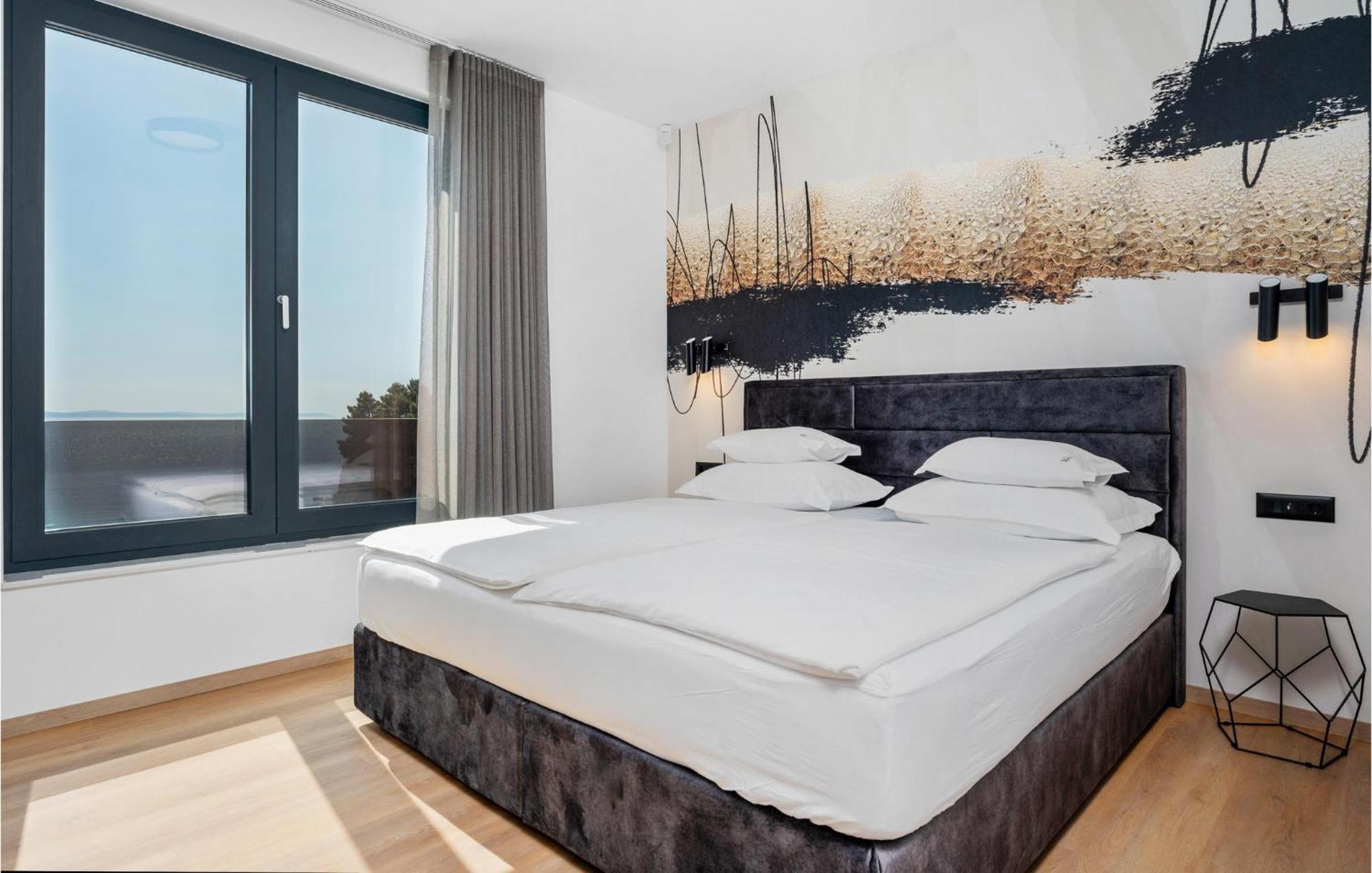 Beautiful Home In Omis With Kitchen Bagian luar foto