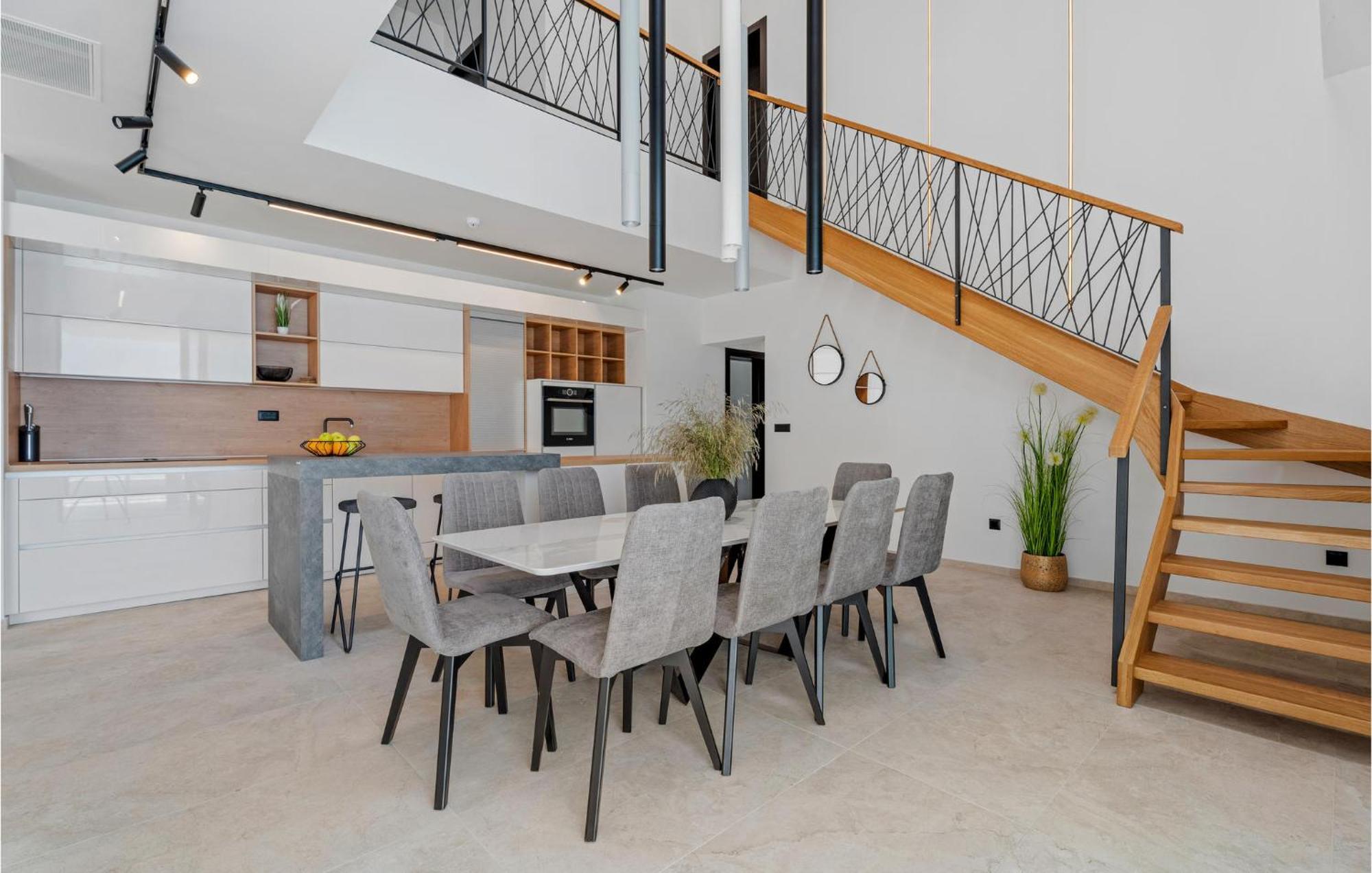Beautiful Home In Omis With Kitchen Bagian luar foto