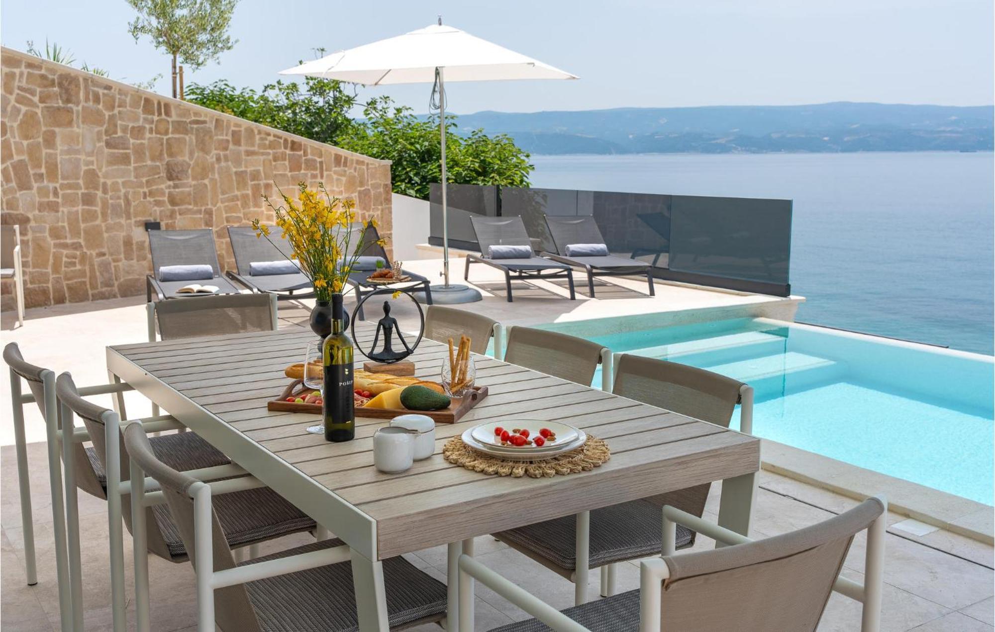 Beautiful Home In Omis With Kitchen Bagian luar foto
